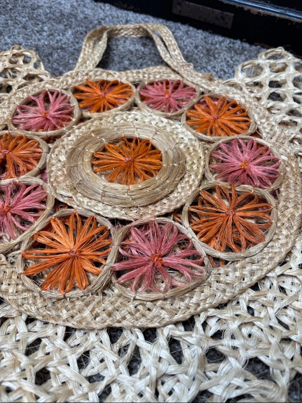 Vintage handcrafted Boho style straw beach tote bag woven flower design - Picture 3 of 7